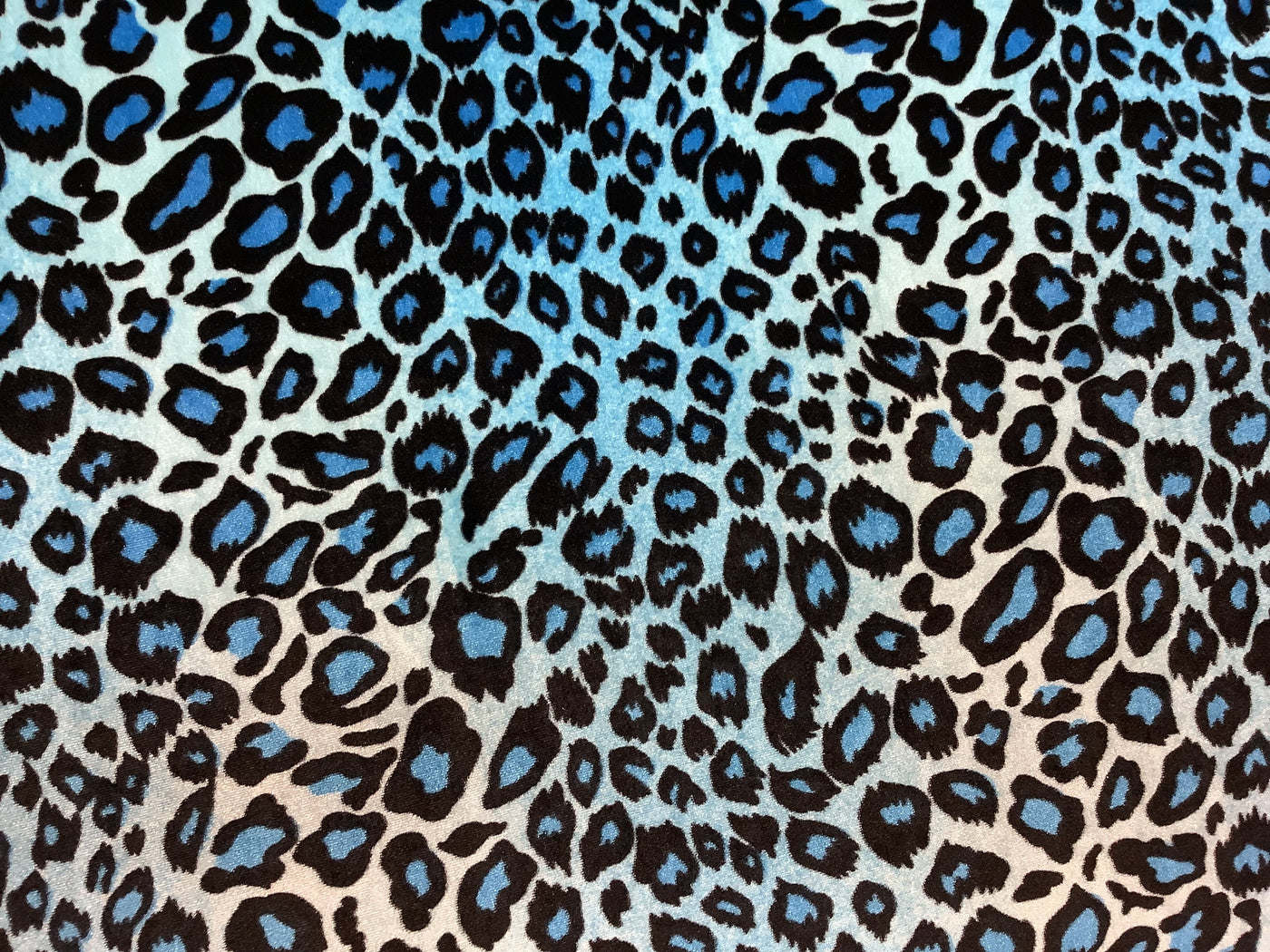 Leopuff Velvet Leopard